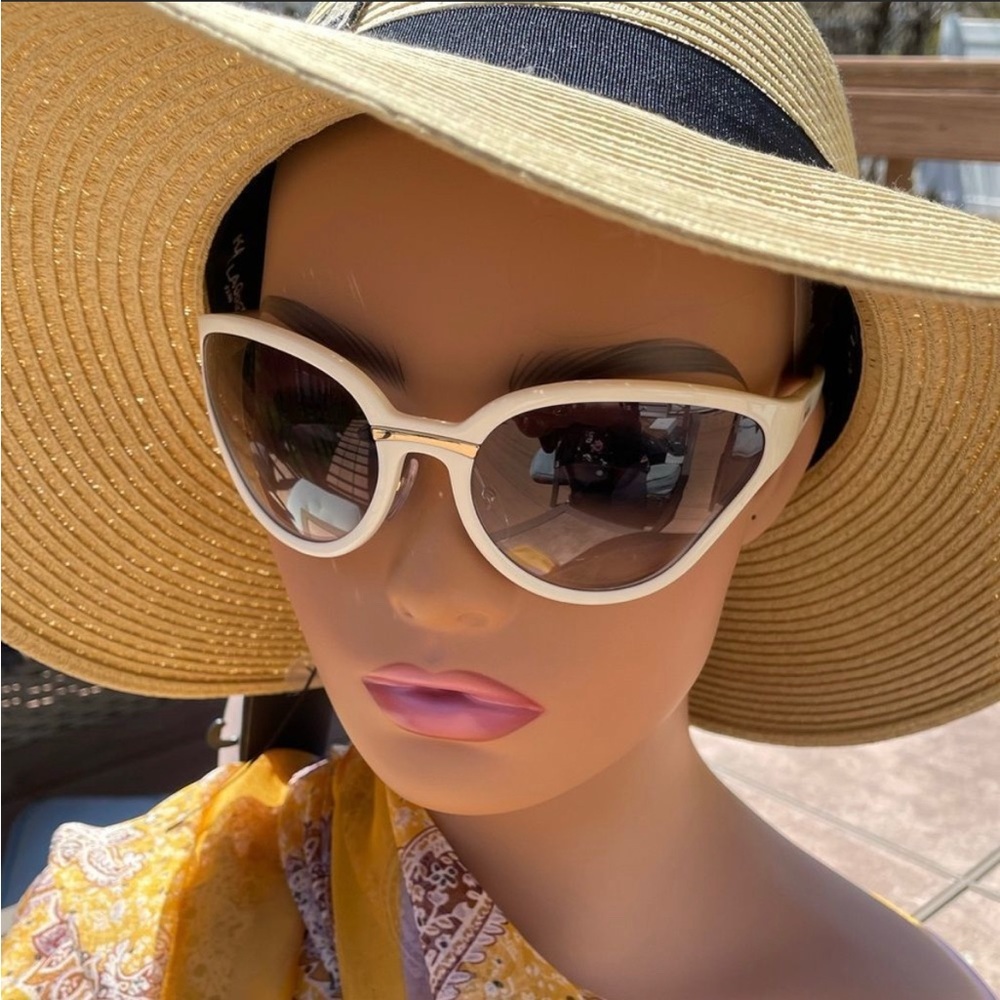 Prada Catwalk Sunglasses, New - Picture 11 of 12